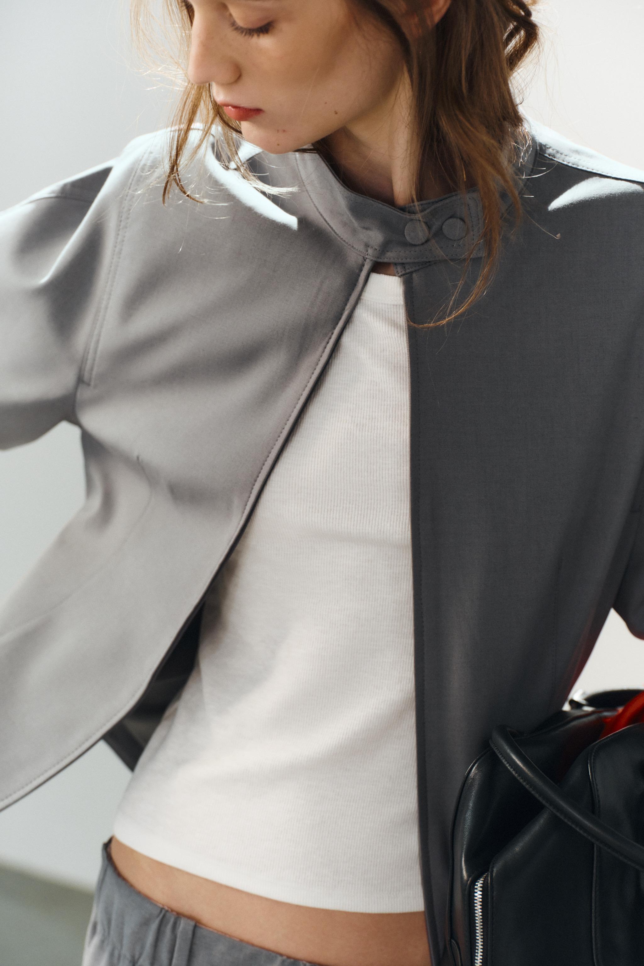 VESTE À MANCHES BOUFFANTES